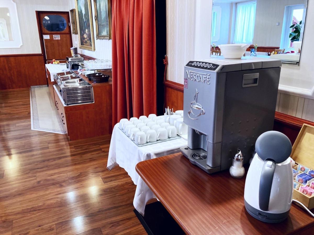 Liza Aqua & Conference Hotel Лайошмиже Екстериор снимка