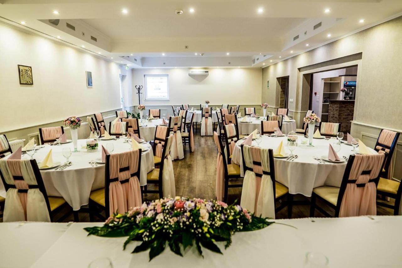Liza Aqua & Conference Hotel Лайошмиже Екстериор снимка