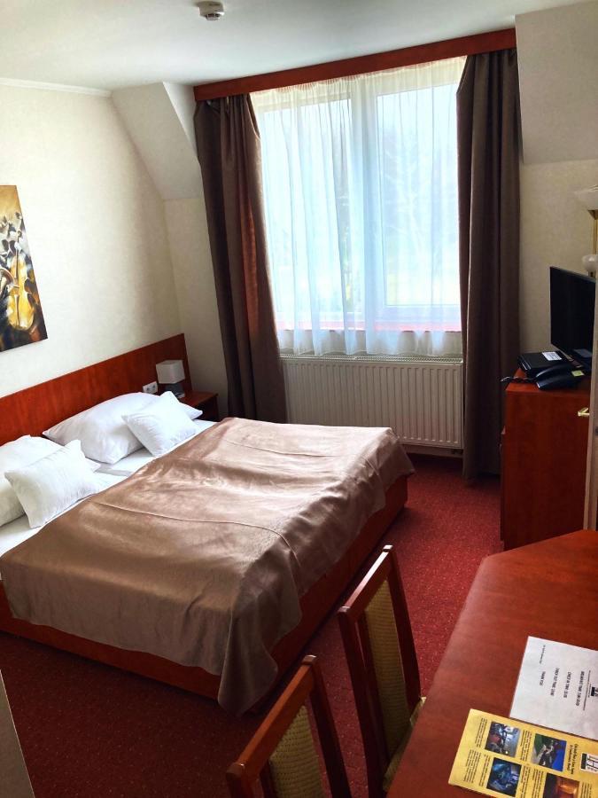 Liza Aqua & Conference Hotel Лайошмиже Екстериор снимка