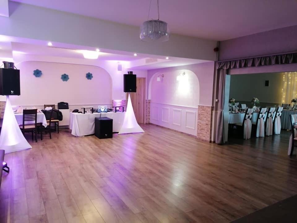 Liza Aqua & Conference Hotel Лайошмиже Екстериор снимка